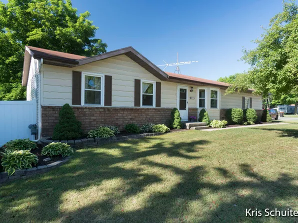 2360 Baldwin St, Jenison, MI 49428