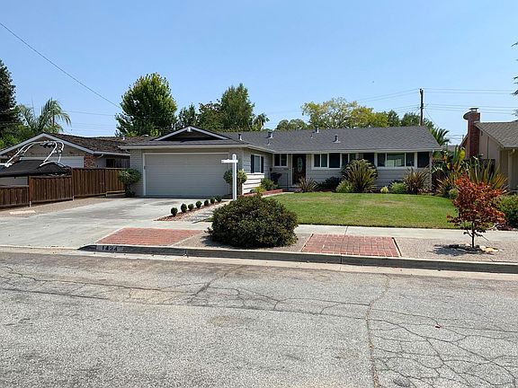 4th image of 1424 Pinehurst Dr
