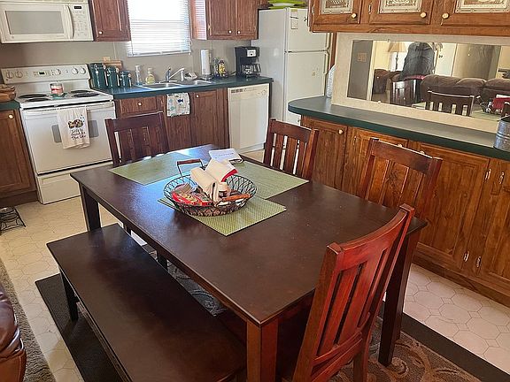Eat in kitchen 