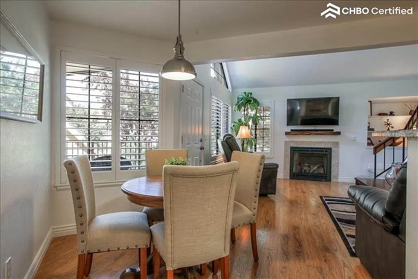 Luxury MidTerm Condo Near Cherry Creek — Photo 4