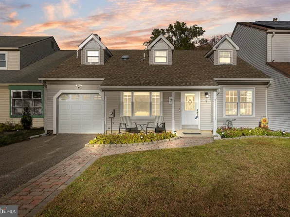 9 Irongate Dr, Voorhees, NJ 08043