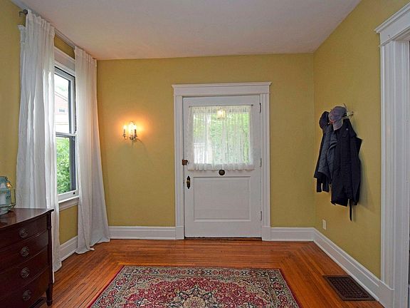 3rd image of 3418 Bishop St