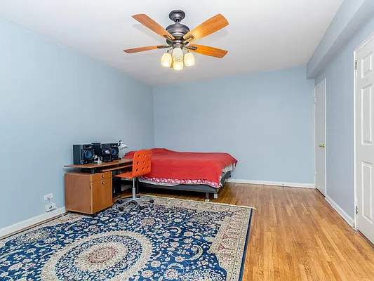 Sold by Re/Max In The City | media 27