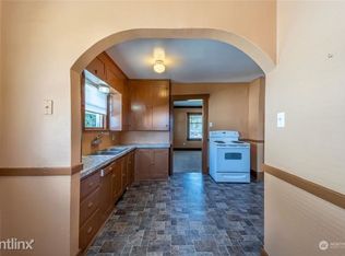 808 W Pioneer #R, Puyallup, WA 98371