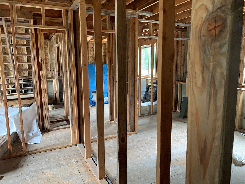2 bd, 1 bth down