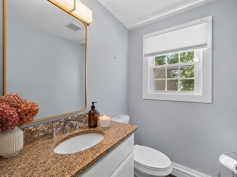 59 Wyvern St — Photo 18