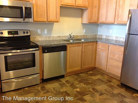 4th image of 608 NE 86th St Unit 302