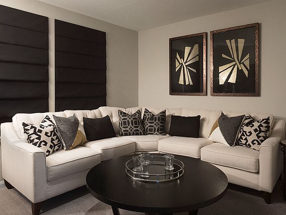 The Kendall modeled at Stillwater.