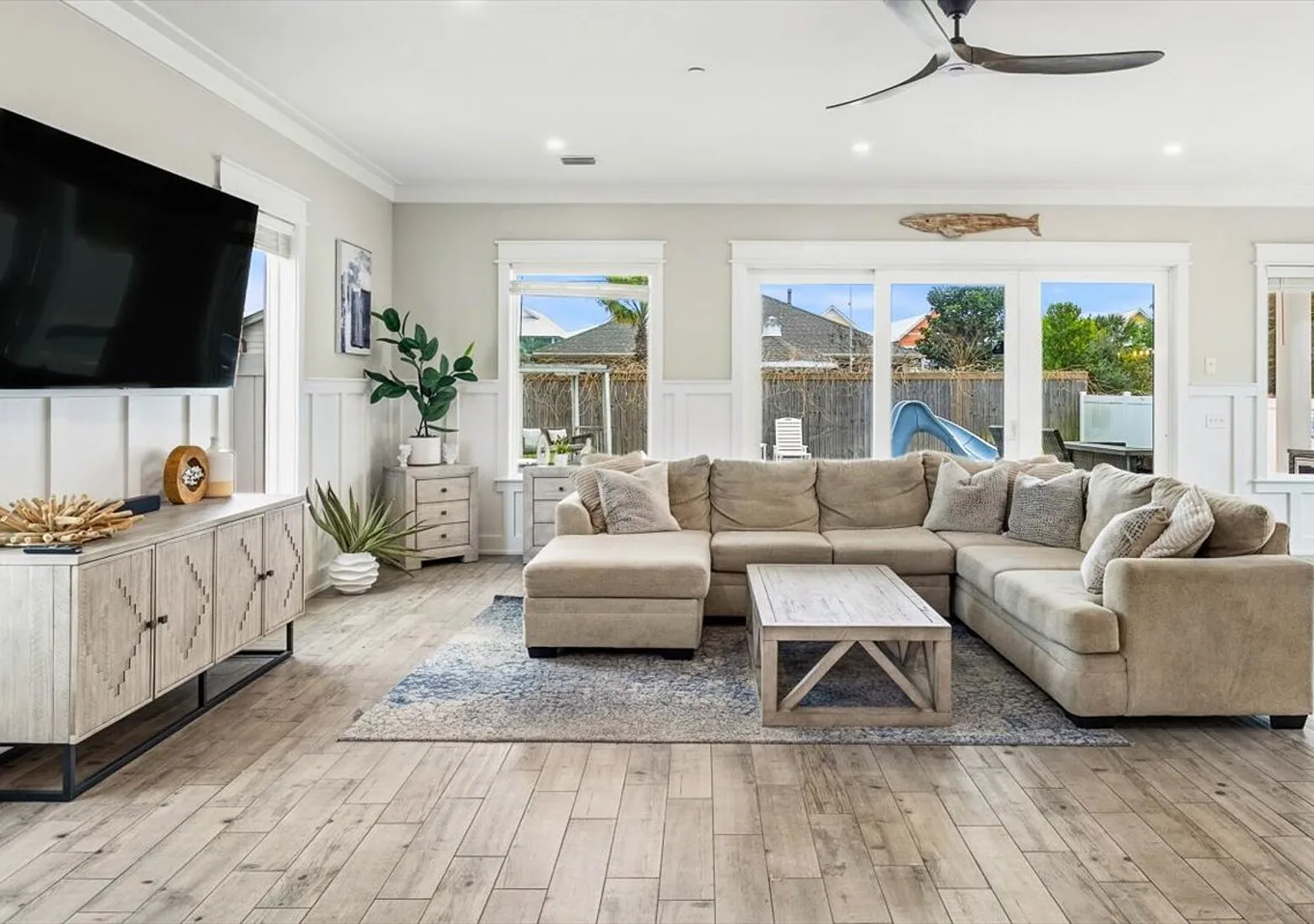 Family Beach Retreat | Pool & Games | Pets Allowed — Photo 4