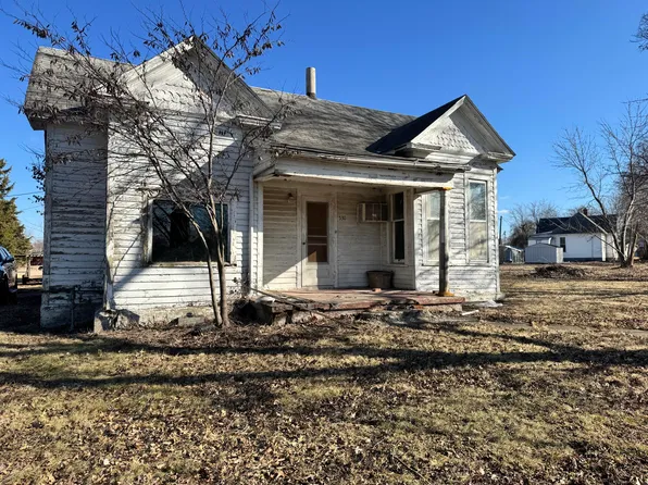 530 N Broadway St, Slater, MO 65349