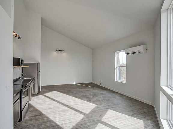 5th image of 518 Madison St #401