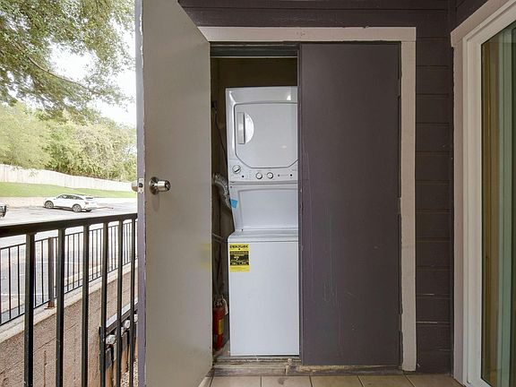 4th image of 1840 Burton Dr APT 204