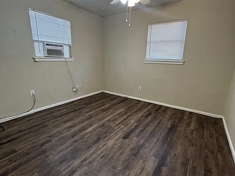 3305 E Cornell St — Photo 3