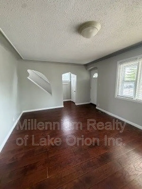 4 bed, 2.5 bath, 1550 sqft, $2,195 — Photo 3