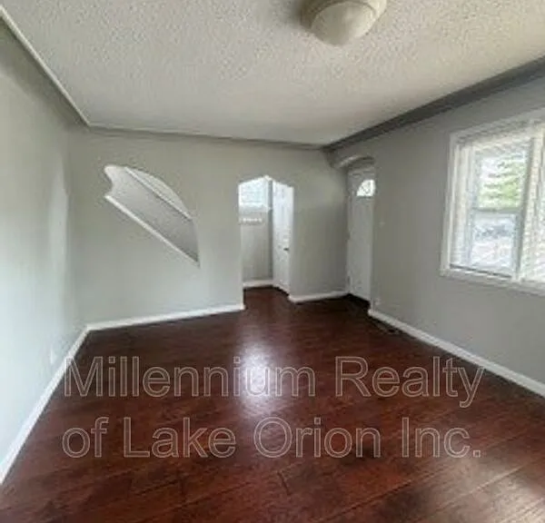 6010 Hartwell St — Photo 3