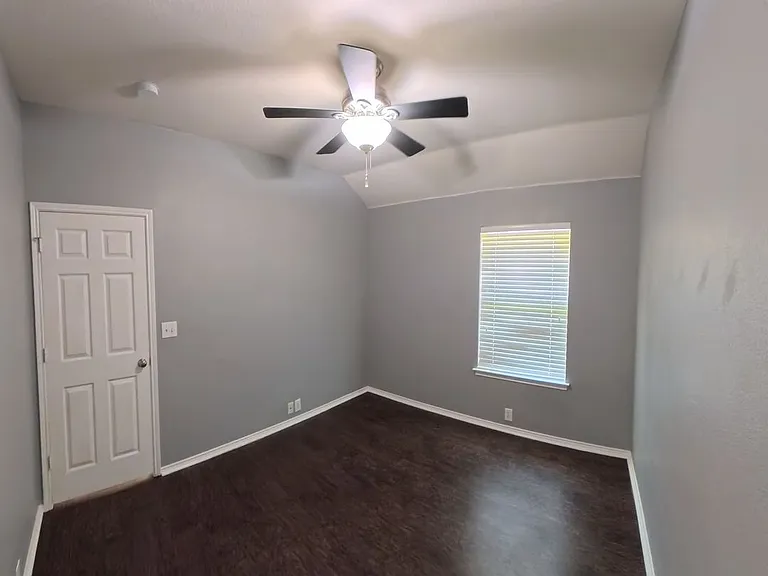 2029 Oak Manor Dr — Photo 14
