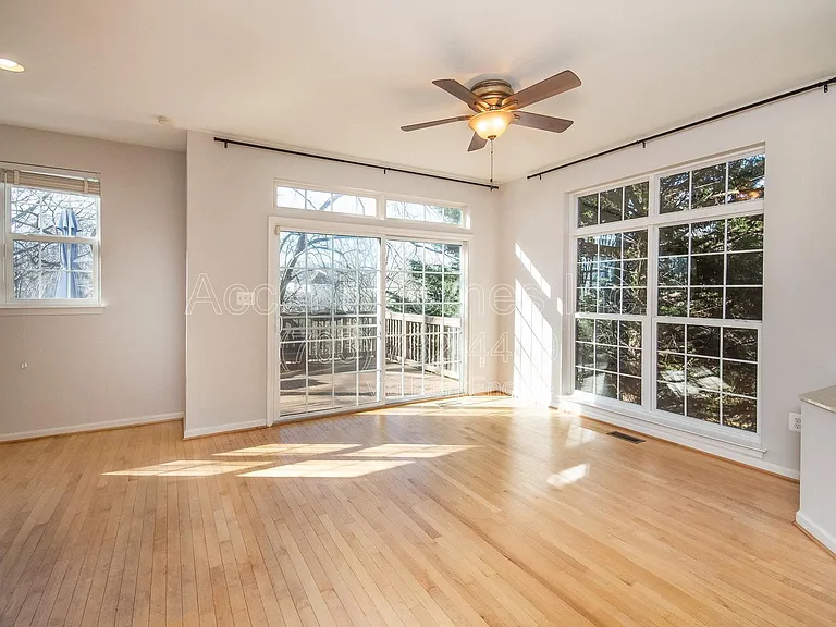 6450 Waterfield Rd — Photo 46
