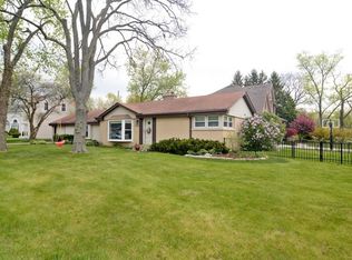 1371 Northmoor Ct, Northbrook, IL
