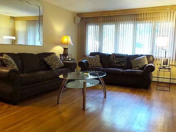 3rd image of 369 Mason Ave