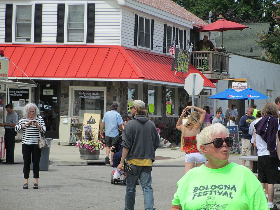 1st image of 102 Broadway St
