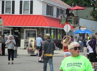 102 Broadway St, Marine City, MI 48039