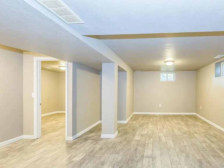 5800 N Belton Ave — Photo 26