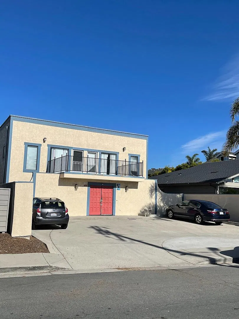 6542 Del Playa — Photo 3