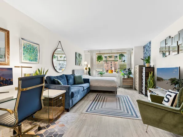 40 Clinton Street image 1 of 11