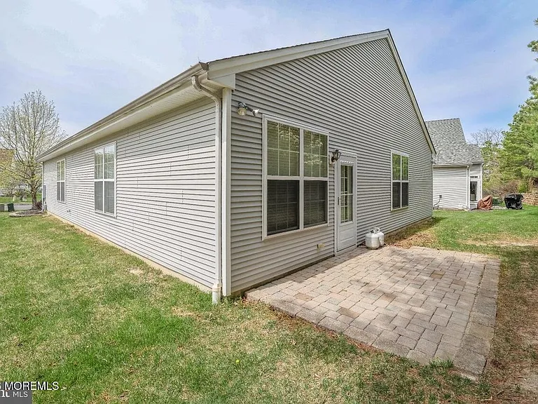 30 Silver Lake Dr — Photo 6