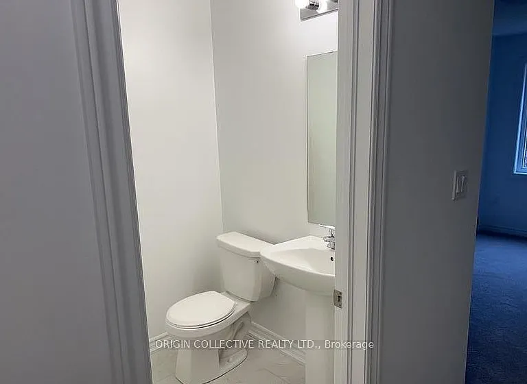 34 Milson Cres — Photo 4