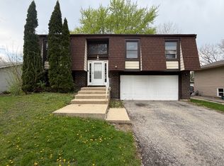 157 Plainview Dr, Bolingbrook, IL 60440