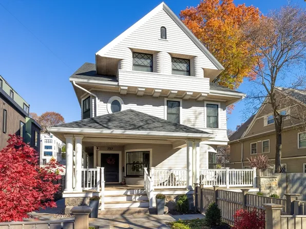 757 Washington St #2, Brookline, MA 02446