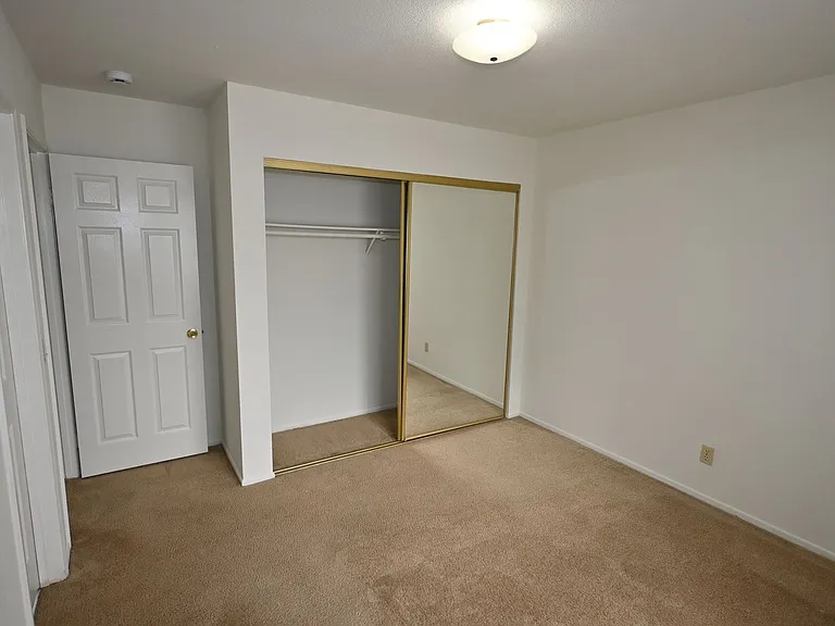 SAN6240 — Photo 14