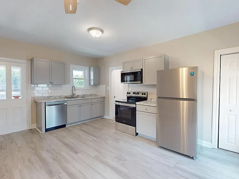 602 Arch St #B — Photo 11