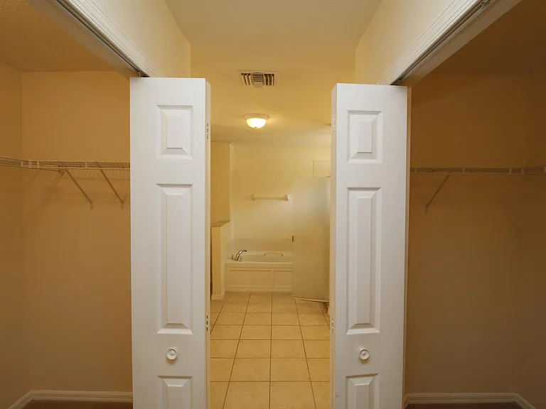 885 Tavernier Cir NE — Photo 18