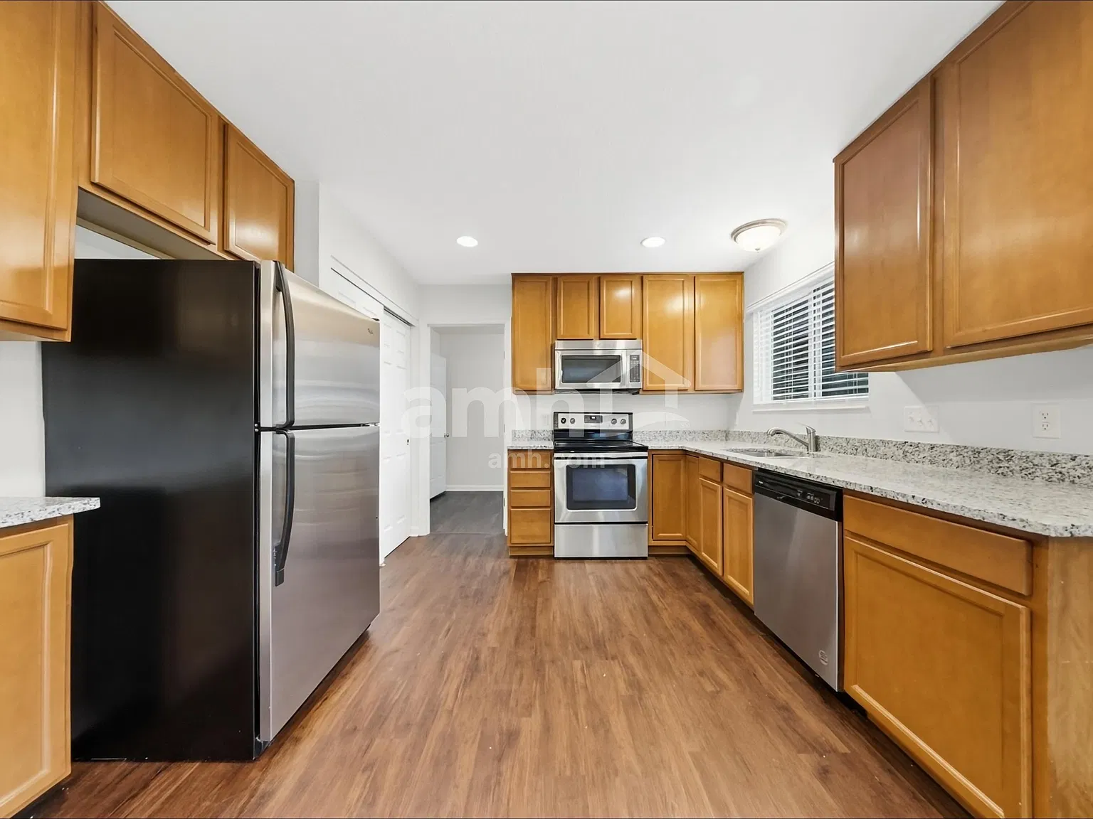 4 bed, 2.5 bath, 2678 sqft, $2,885 — Photo 3