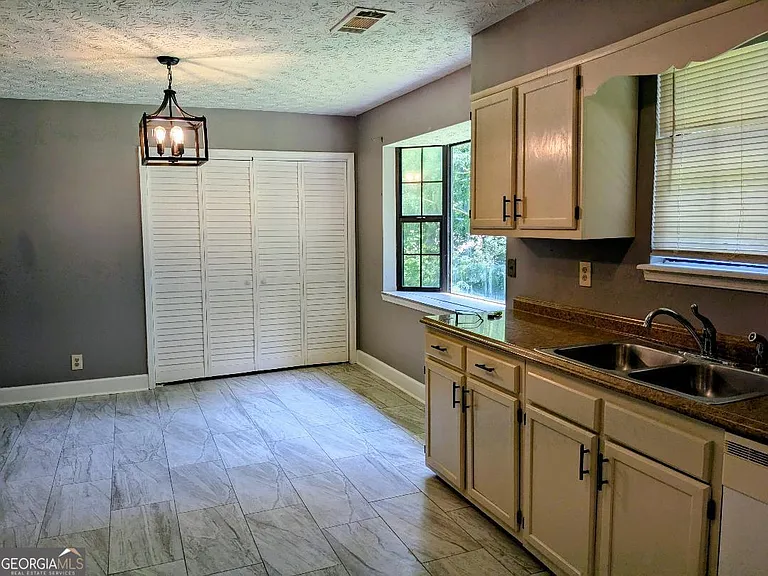 5695 Liberty Rd — Photo 5