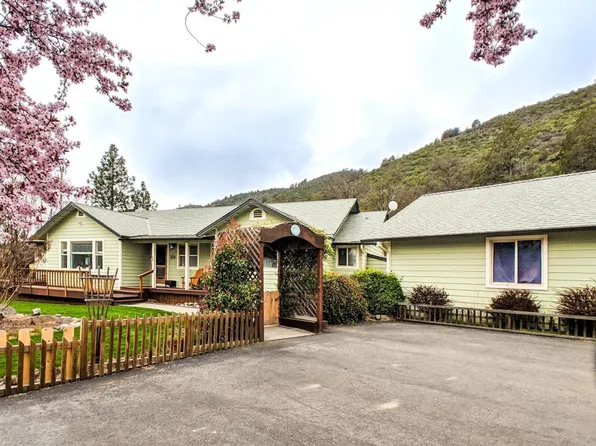 9701 Cram Gulch Rd, Yreka, CA 96097