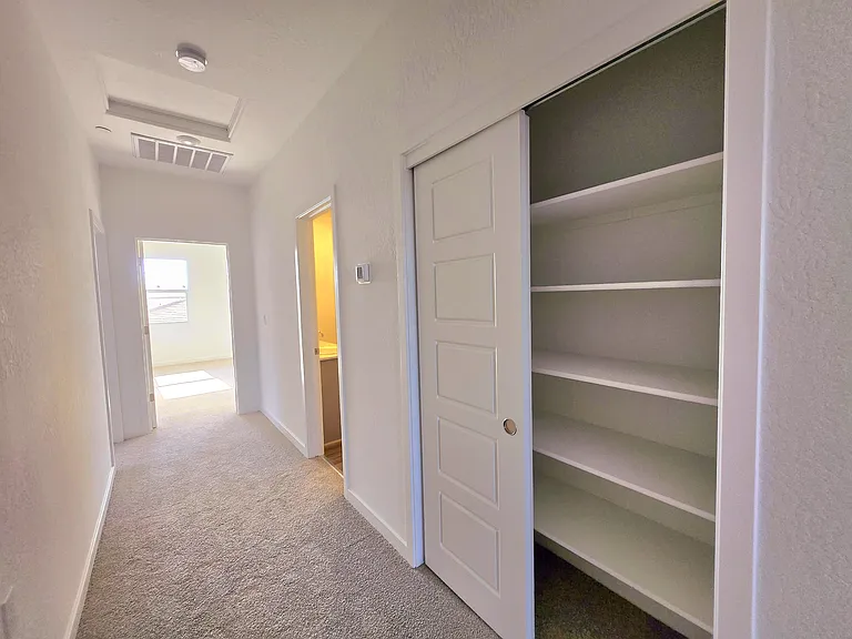 Pioneer Dr W — Photo 45