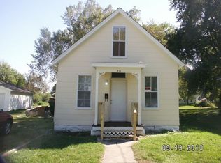 211 E Division St, Morning Sun, IA 52640