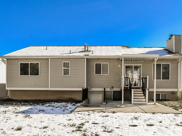 2076 Allison Way — Photo 17