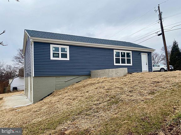 5th image of 206 E 14th Ave