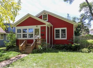 111 4th St, Libertyville, IL