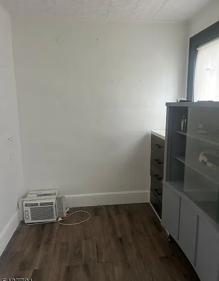 722 Jersey Ave — Photo 5