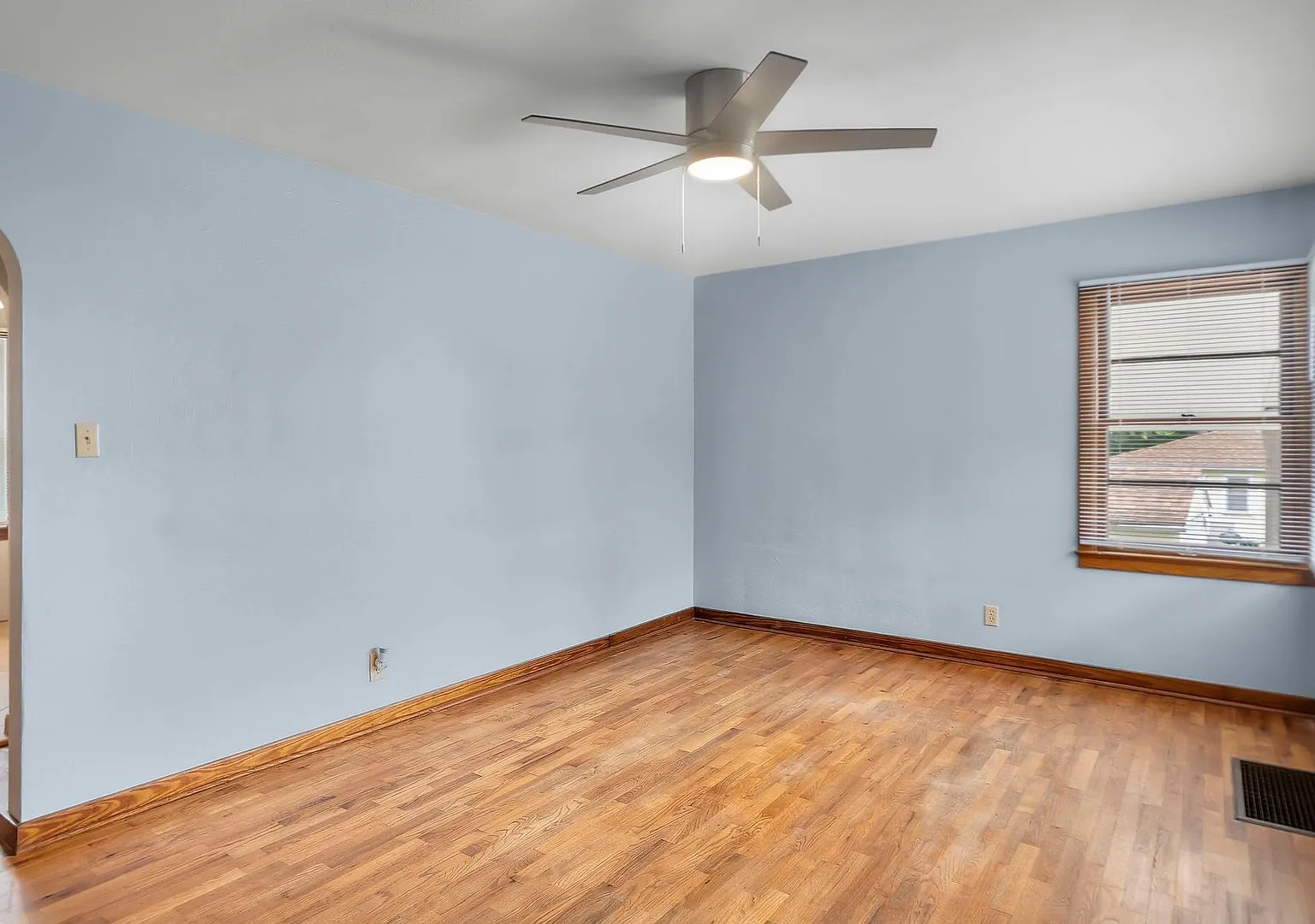 Charming & Cozy 2-Bedroom Home in Cape Girardeau — Photo 2