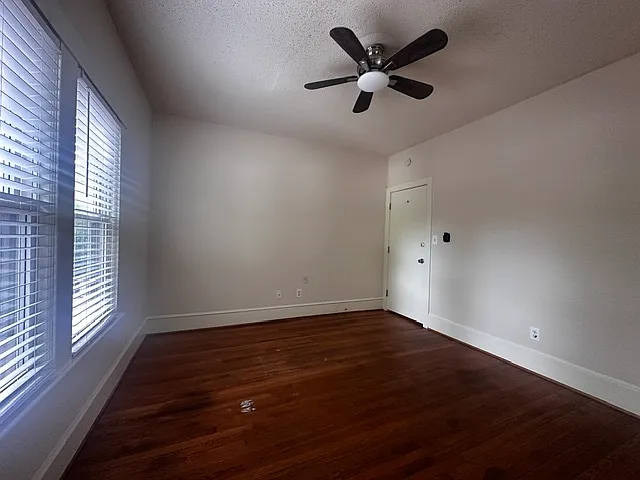 1218 W Market St #E — Photo 5