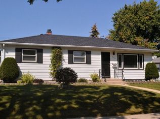 5216 W Norwich St, Milwaukee, WI 53220