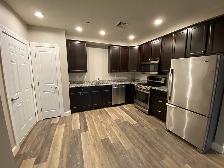 40 Ames Ave #300 — Photo 3