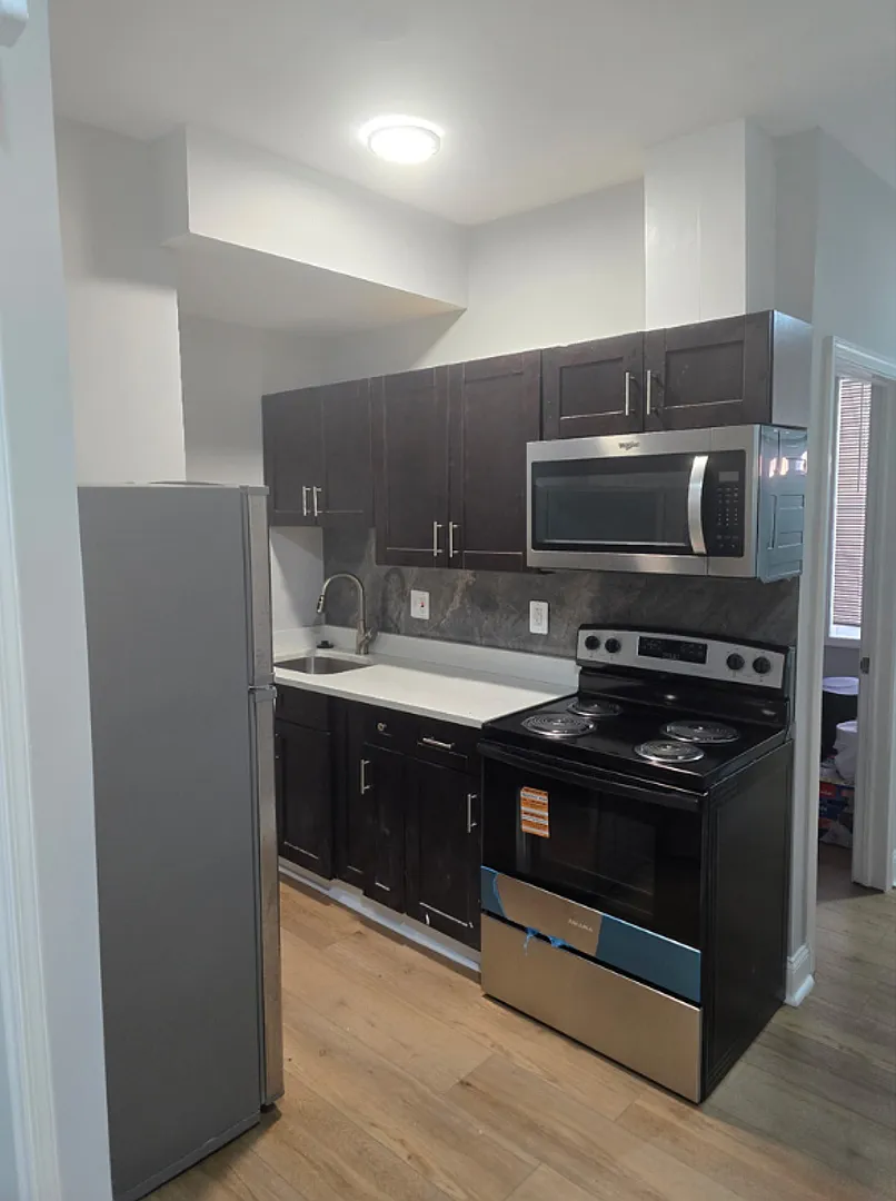 5336 Cordelia Avenue $550 Available Room (Shared Bath) — Photo 4