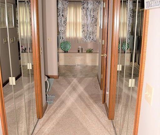 4th image of 276 Eastlake Dr